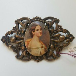 Vintage - 1940's - Bronze Cameo Brooch
